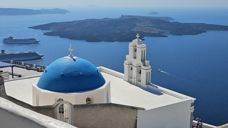 Червен-плаж-на-Санторини-и-къде-са-камбаните-на-Фира?