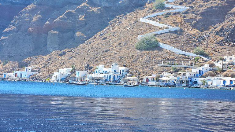 Как-се-стига-до-димящия-вулкан-на-Санторини?